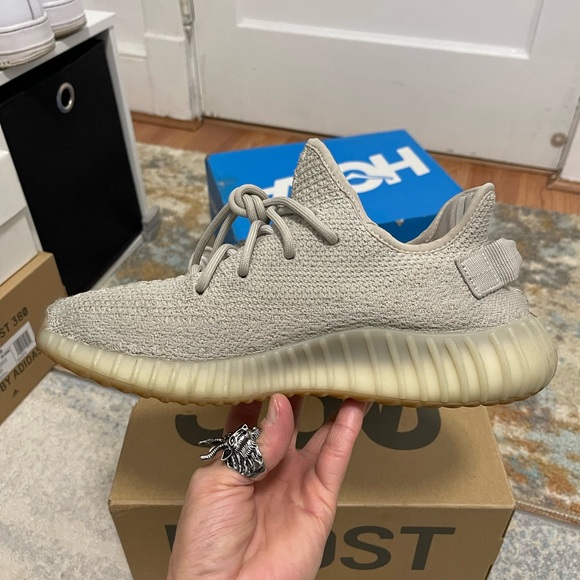 EUC Men’s Size 8.5 (Euro Sz 42) Yeezy Boost 350 V2 Sneakers In Sesame Color - Picture 11 of 17